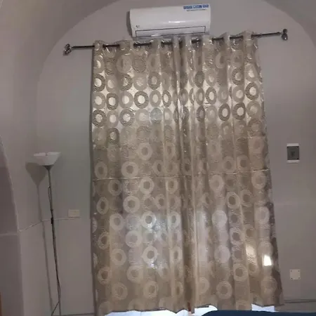 Modern In With Air Conditioning * カターニア