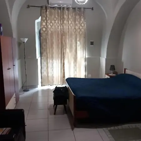 Modern In With Air Conditioning Apartment